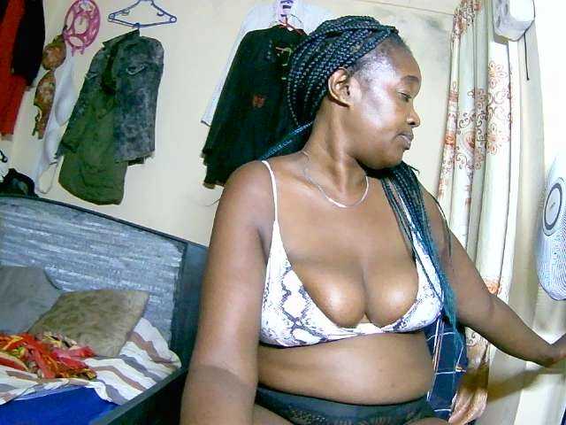 Lovelyjugs1's BongaCams show and profile