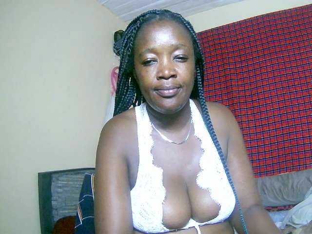 le modèle Lovely_jugs1 est en webcam porno dans un show sur le site bongacams, il possède les tags suivants: Ebony,Brunette,Trimmed