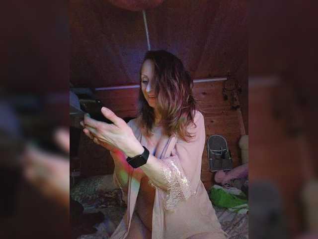 leezzzo's BongaCams show and profile