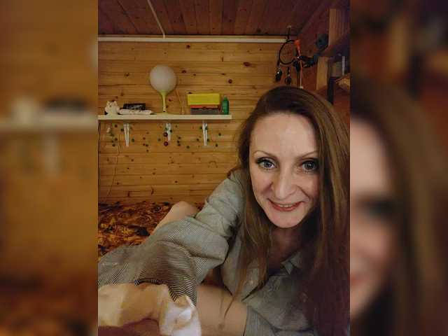 leezzzo's BongaCams show and profile