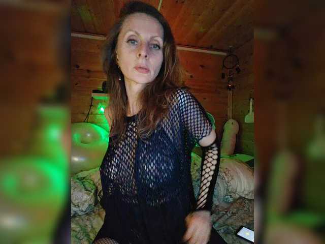 leezzzo's BongaCams show and profile