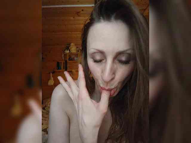 leezzzo Live Webcam on BongaCams