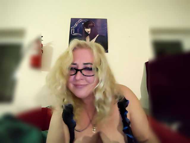 Lilit8880's BongaCams show and profile