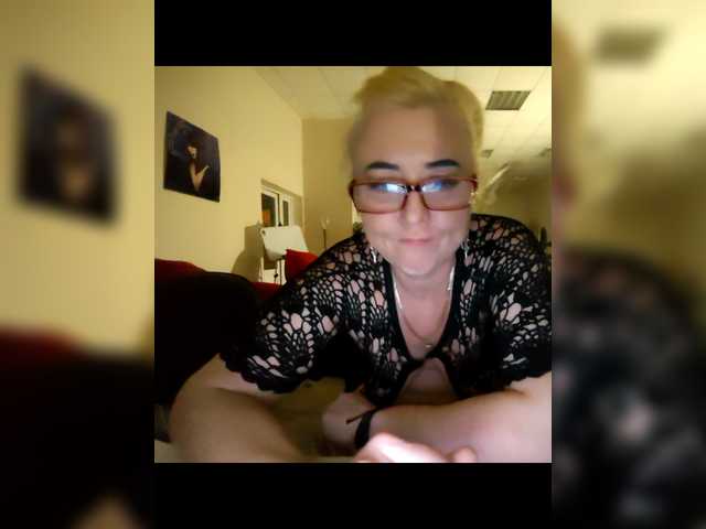 Lilit8880's BongaCams show and profile