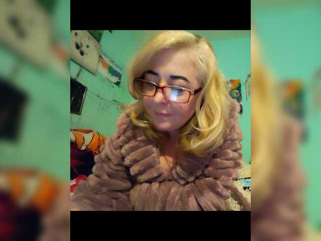 Lilit8880's BongaCams show and profile