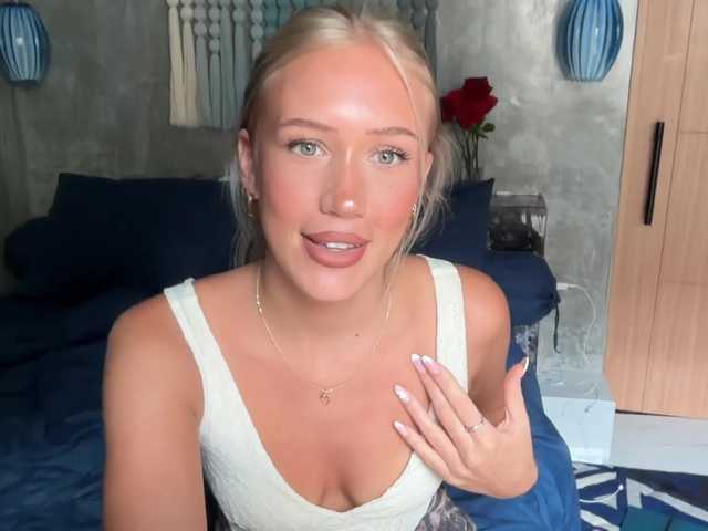 livslifee's BongaCams show and profile