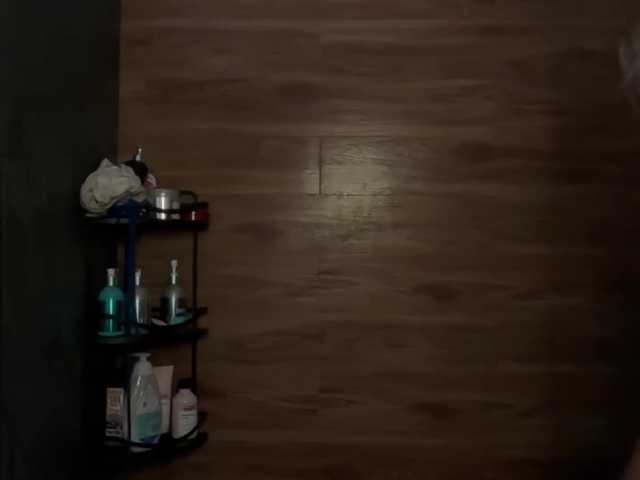 livslifee's BongaCams show and profile