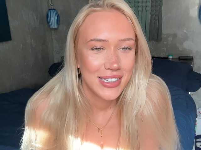 livslifee's BongaCams show and profile