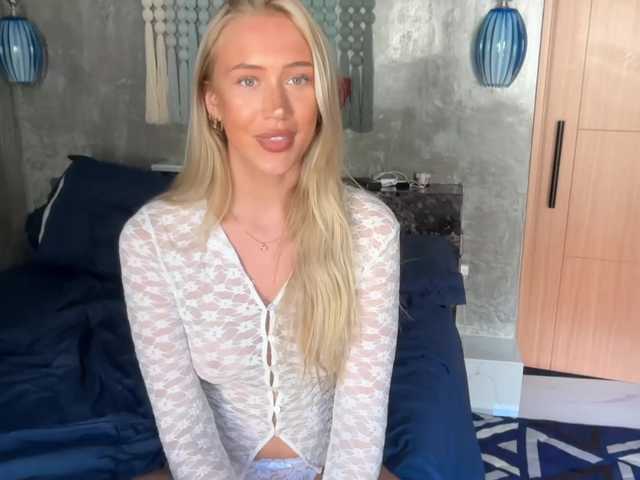 livslifee's BongaCams show and profile