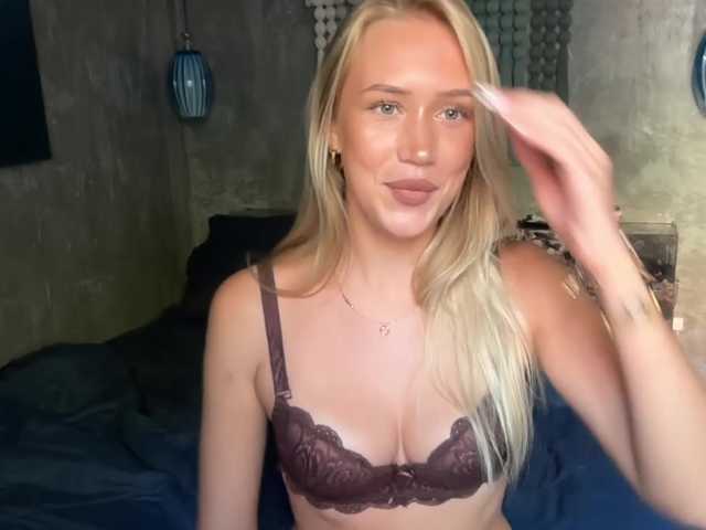 livslifee's BongaCams show and profile