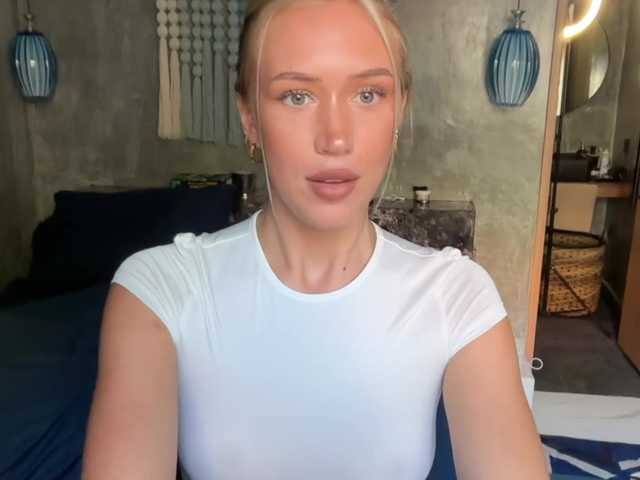 livslifee's BongaCams show and profile