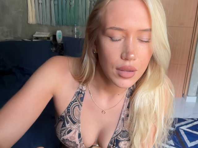 livslifee's BongaCams show and profile