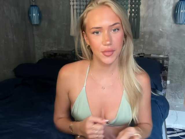 livslifee's BongaCams show and profile