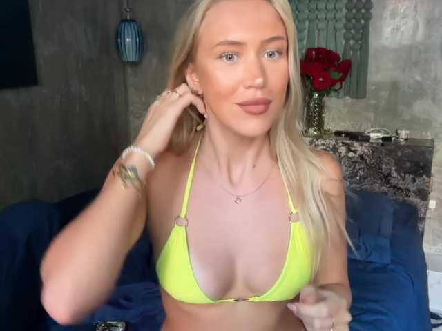 livslifee's BongaCams show and profile