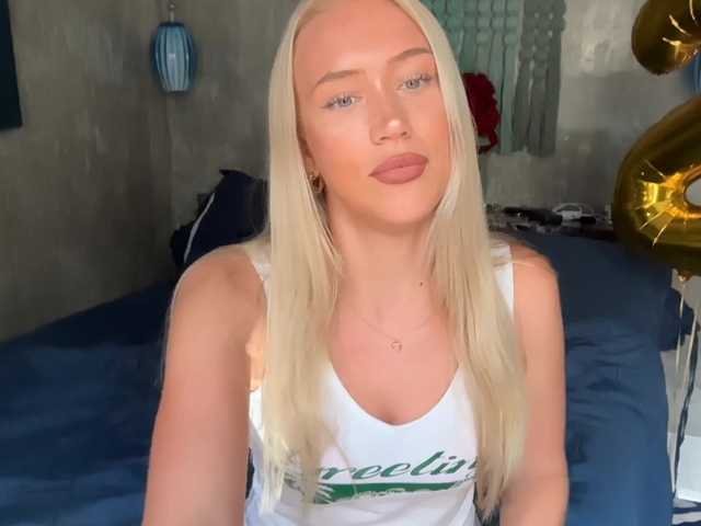 livslifee's BongaCams show and profile