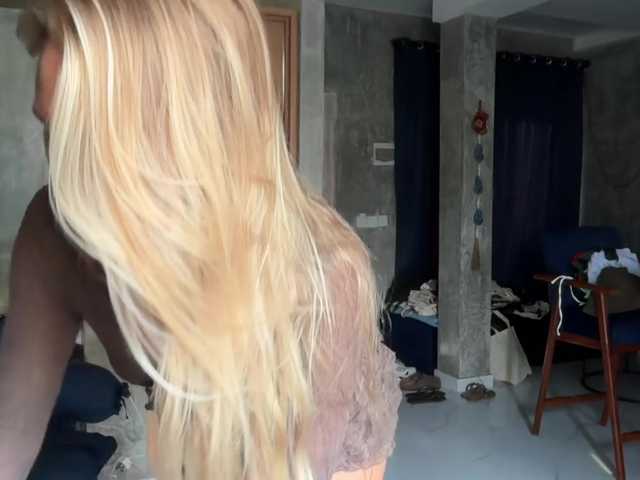 livslifee's BongaCams show and profile