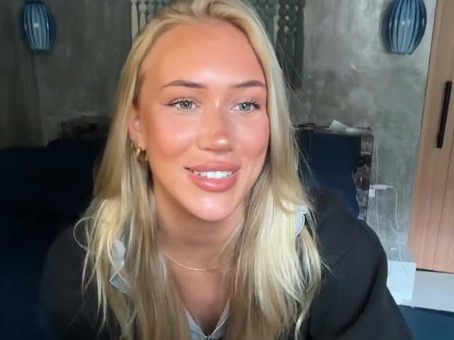 livslifee's BongaCams show and profile