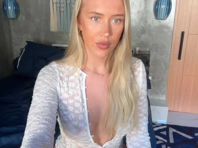 livslifee's BongaCams show and profile