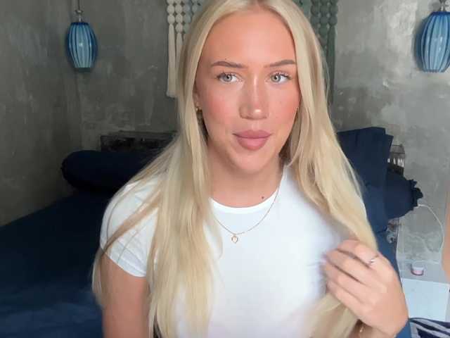 livslifee's BongaCams show and profile