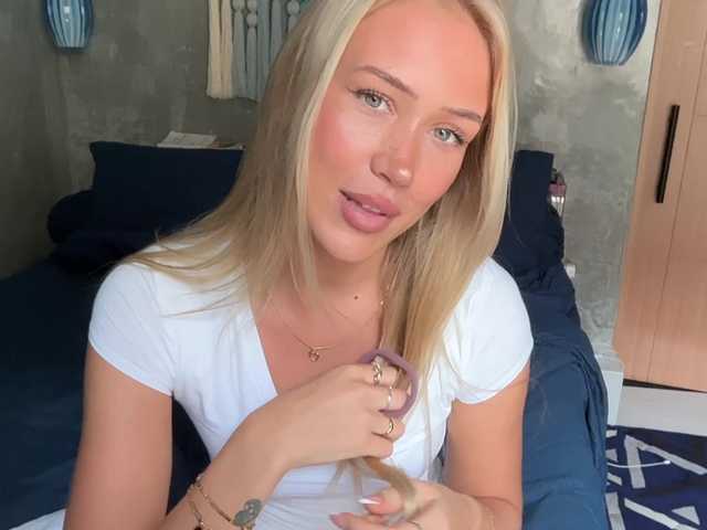 livslifee's BongaCams show and profile