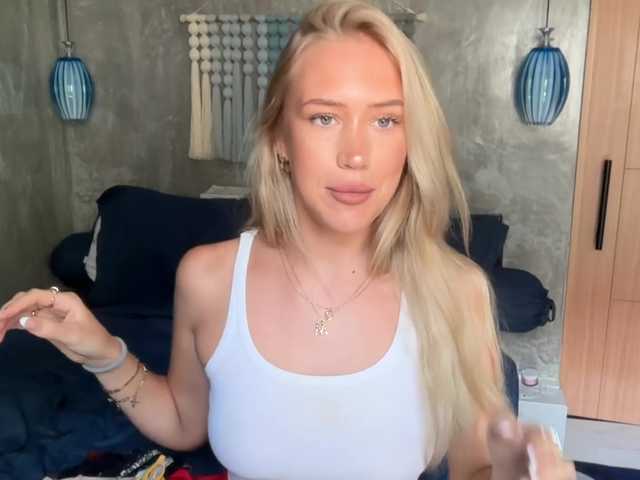 livslifee's BongaCams show and profile