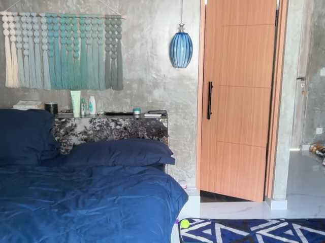 livslifee's BongaCams show and profile