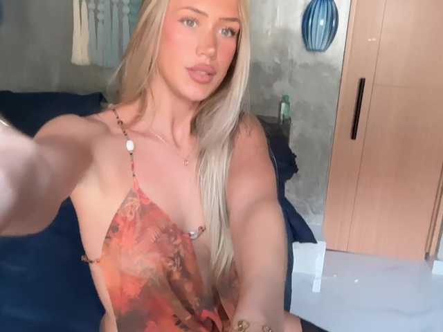 livslifee's BongaCams show and profile