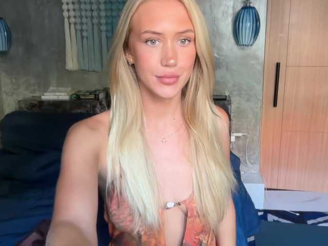 livslifee's BongaCams show and profile