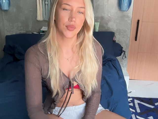 livslifee's BongaCams show and profile