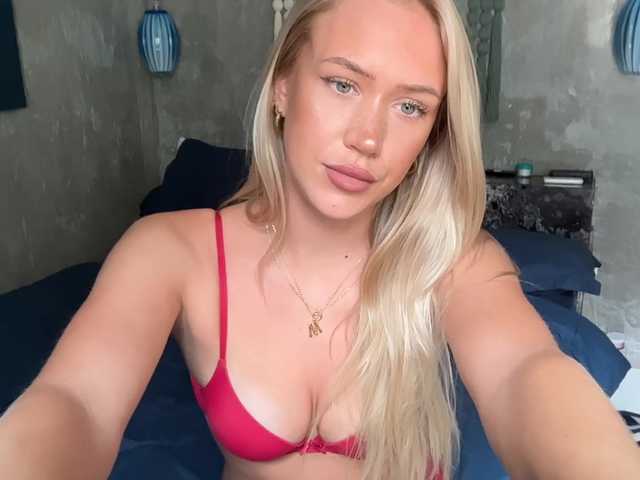 livslifee's BongaCams show and profile