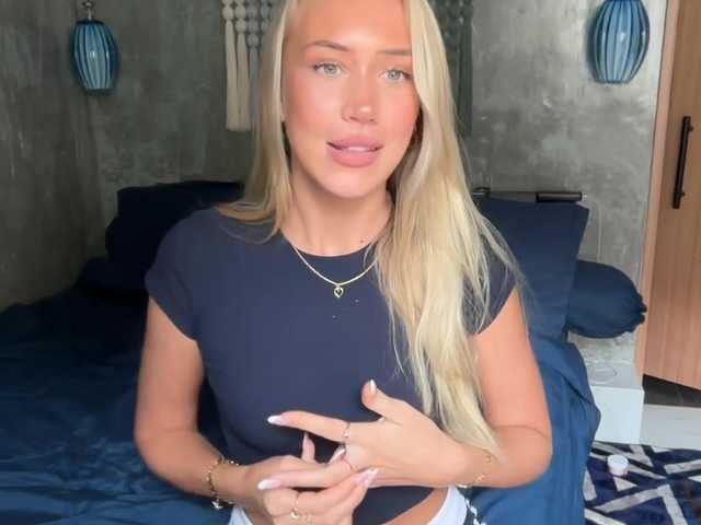 livslifee's BongaCams show and profile