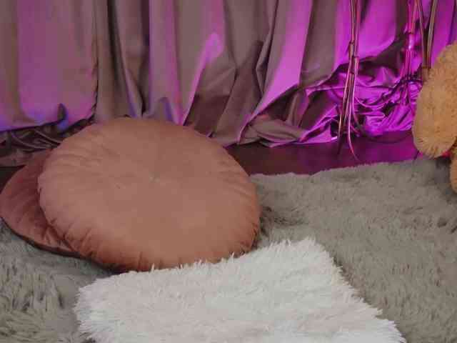 ZariaaVera Live Webcam on BongaCams