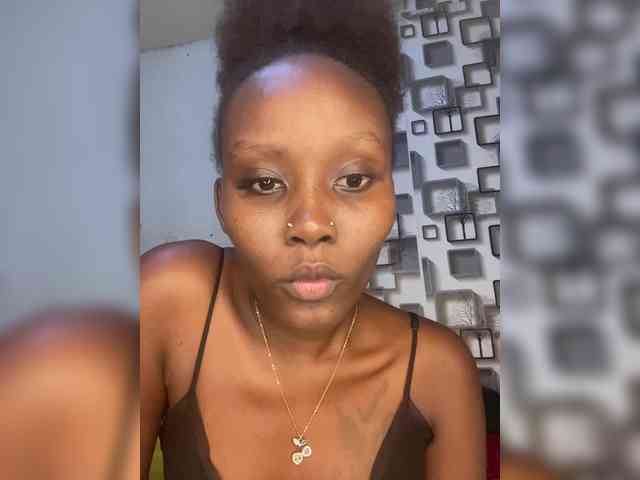 Richgirllover1 webcam