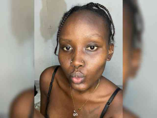 Richgirllover1 webcam