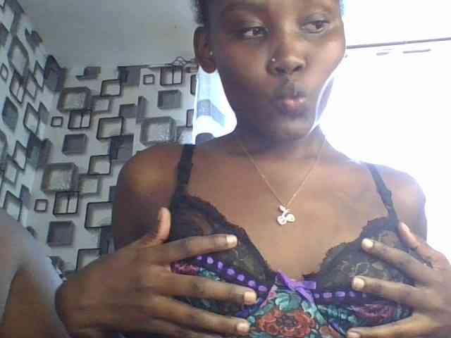 Richgirllover1 webcam