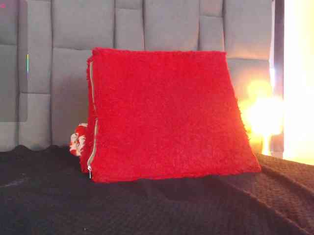 SelenaBigboobs webcam