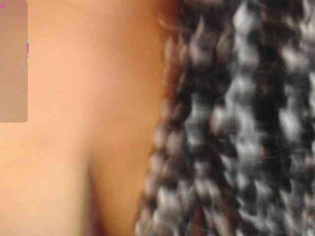 SelenaBigboobs webcam