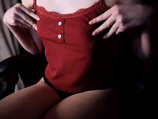 TeenyTinyTease webcam