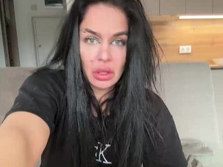 NotBellucci Porn Show