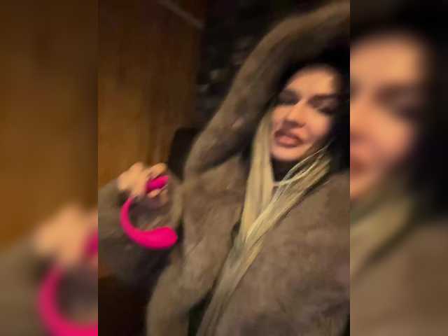 NotBellucci's BongaCams show and profile