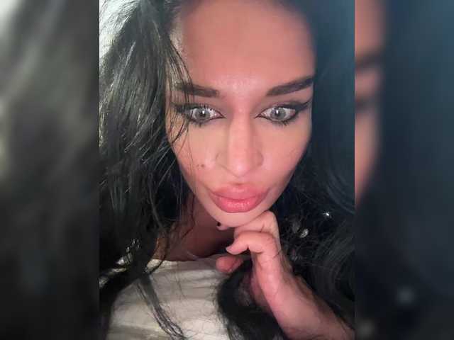 NotBellucci – webcam model profile photo