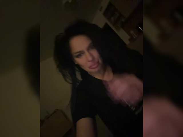 NotBellucci's BongaCams show and profile