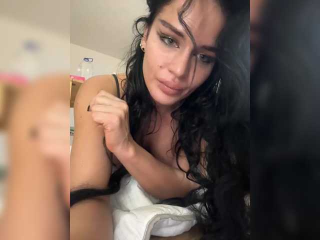 NotBellucci – webcam model profile photo