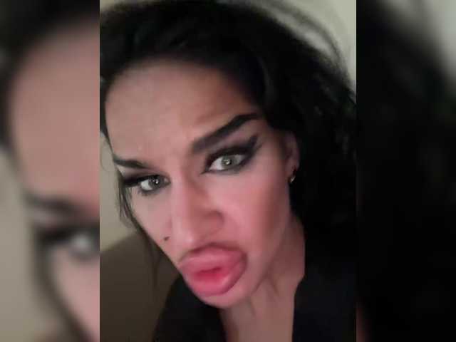 NotBellucci's BongaCams show and profile