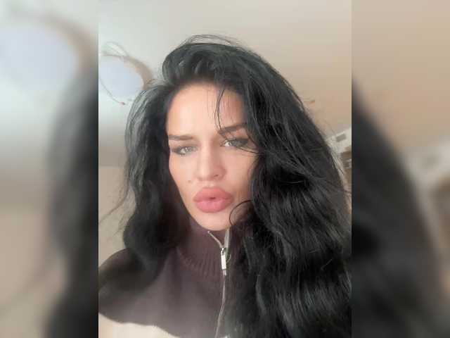 NotBellucci's BongaCams show and profile