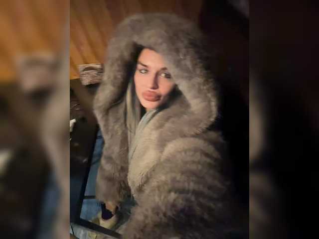 NotBellucci's BongaCams show and profile