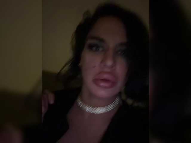 NotBellucci's BongaCams show and profile