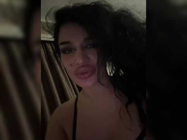 NotBellucci's BongaCams show and profile