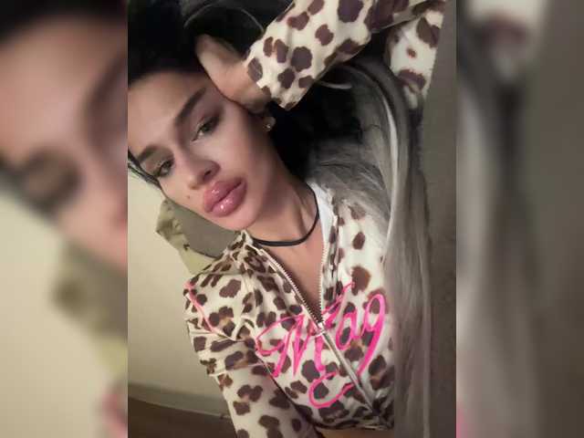 NotBellucci's BongaCams show and profile