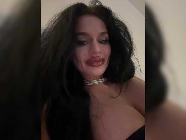 NotBellucci – webcam model profile photo